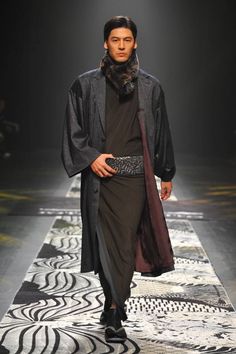 Jotaro Saito Fall/Winter 2016/2017 - Mercedes-Benz Fashion Week Tokyo Vogue Illustrations, Asian House, Casual Chic Summer, Thread Needle, Dope Clothes, Kimono Design, Male Fashion Trends, Kimono Yukata