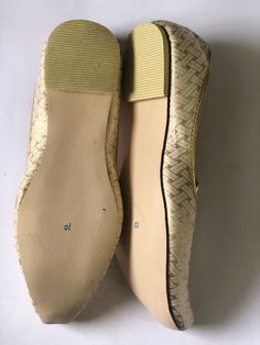 The white and gold Men's slip on Shoes, white Mens Flats,Mens Slippers,Flats,Handmade Slippers,Men's Shoes,Mens Casual Shoes, Indian shoes, Rajasthani shoes, wedding juttis, shoes for groom SIZING INSTRUCTIONS- Need assistance, please convo me 1. These shoes run true to the standard US size and are available in medium width only. 2. I suggest that you select the shoe size based on the length closest to your feet measurement. 3. The Length of Foot is not equivalent to the length of the shoes. Not Slip-on Loafers With Round Toe For Wedding, Slip-on Wedding Loafers With Round Toe, Wedding Slip-on Loafers With Round Toe, Gold Formal Loafers With Branded Insole, Gold Slip-on Loafers For Formal Occasions, Traditional Round Toe Slip-ons For Formal Occasions, Gold Round Toe Loafers For Galas, Gold Slip-on Loafers With Round Toe, Gold Slip-on Loafers For Galas