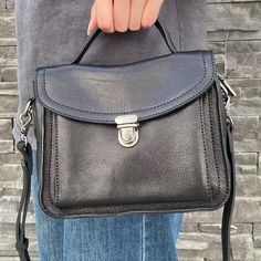 Vintage Leather Work Tote Bag for Women | Handheld, Shoulder & Crossbody Options Vintage Satchel With Zipper Closure, Vintage Leather Satchel With Snap Closure, Vintage Black Satchel With Zipper Closure, Vintage Crossbody Bag With Gold-tone Hardware, Vintage Black Bag With Snap Closure