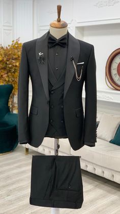 Wedding Suits Men Black, Lapel Wedding, Best Wedding Suits, All Black Suit, Stylish Mens Suits, Black Suit Men, Black Suit Wedding, Classy Suits, Mode Costume