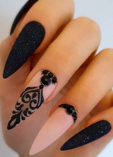 Black And White Nail, Witchy Nails, Halloween Acrylic Nails, Stiletto Nail Art, Edgy Nails, White Nail, Pretty Nail Art, Coffin Nails Designs, Pretty Acrylic Nails