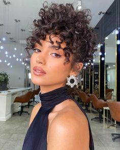 Curly Prom Hair, Curly Hair Trends, Natural Wedding Hairstyles, Peinados Fáciles Para Cabello Corto, Curly Hair Women