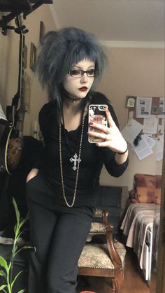 Goths With Glasses, Goth With Glasses, Goth Outfits Aesthetic, Trad Goth Outfits, Corp Goth, Types Of Goth, Traditional Goth, 2000s Goth, Goth Fits