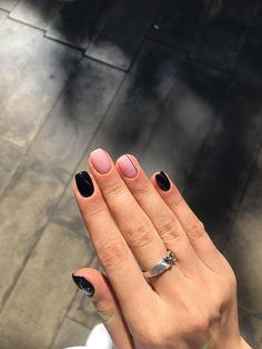 Black And Nude Nail Designs, Fall Nude Nails, Autumn Manicure, Kutek Disney, Lilac Nails, Wow Nails, Smink Inspiration, Minimal Nails