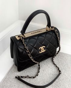 Trendy Purses, Luxury Bags Collection, Chanel Cruise, Chanel Couture, Girly Bags, Diane Kruger, Luxury Purses, Fancy Bags, Pretty Bags