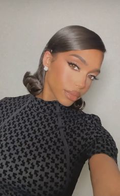 Flip Bob Hairstyle Black Women, Short Flipped Out Bob, Medium Hairstyle Black Women, Straight Bob Hairstyles For Black Women, Bob With Ponytail, Great Gatsby Hairstyles For Black Women, Flips Hairstyle Black Women, 90 Hairstyles 90s Hair Short, Flip Ends Hairstyle