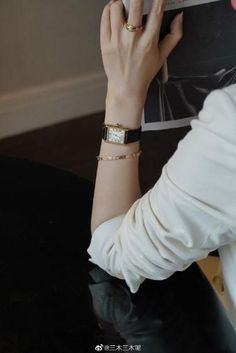 Elegant Watches Women Classy, Classy Watches Women, Watch Women's Classy, Cartier Tank Watch, Minimalist Accessories Jewellery, Classic Watch Women, Tank Watch