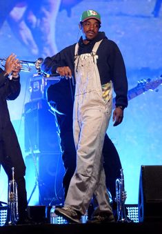 Andre 3000 Overalls, Andre 3000 Outfits, Andre 3000 Fashion, Mens Outfits Green, Men Overalls Outfits, Striped Overalls Outfits, Mens Overalls Outfits, Overalls Outfit Men, Andre 300