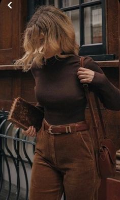 Dark Academia Aesthetic Outfit, 40s Mode, Academia Aesthetic Outfit, Dark Academia Outfits, Dark Academia Outfit, Academia Outfits, Academia Fashion, Aesthetic Outfit Ideas, Brown Pants