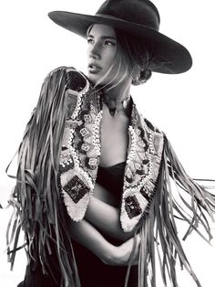 Bohemian Rhapsody | Rocky Barnes.  Fall/ Winter Fashion Tips from www.LotusResortWear,com Rachel Barnes, Mode Country, Hippie Rock, Burning Men, Rocky Barnes, Look Festival, Wilde Westen, Looks Country, Bridal Hat