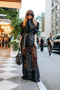 Outfit Elegantes, Fashion Week Outfit, New York Fashion Week Street Style, Berlin Fashion Week, Nyfw Street Style, Berlin Fashion, Paris Fashion Week Street Style, Looks Street Style