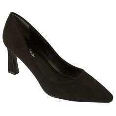 Charles by CD Cade Pump  Step out for an evening to remember, work meeting, or any occasion wearing this comfortable and stylish pointy toe pump. Expand your shoe selection with one of these beauties. Professional Meeting, Chic Cocktail Dress, Work Meetings, Fashion Shoes Heels, Sleek Dress, Pointy Toe Heels, Work Meeting, Evening Sandals, Charles David