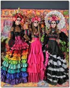 Fiesta Theme Party Outfit Women, Makijaż Sugar Skull, 3 People Halloween Costumes, Catrina Costume, Halloween 23, Fiesta Wedding, Mexican Holiday, Mexican Fashion, Mexican Heritage