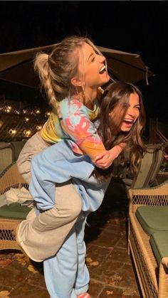 Photos Bff, Friend Challenges, Best Friend Poses, Best Friend Photoshoot, Best Friends Shoot, Best Friends Aesthetic, Best Friend Photos, Cute Friend Pictures, Cute Friend Photos