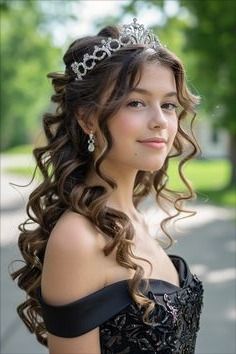 Classic Wedding Hairstyles, Coily Hairstyles, Hairstyles At Home, Art Hairstyles, Hairstyles Anime, Curly Prom Hair, Quinceanera Themes Dresses, Anime Hairstyles