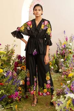 Shop for Chandrima Black Chanderi Floral Patch Work Kimono Shirt for Women Online at Aza Fashions Embroidery Placement, Kimono Shirt, Organza Blouse, Embroidered Kimono, Floral Patches, Embroidered Pants, Linen Shirts, International Style, Applique Shirts