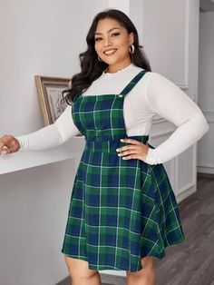 Plaid Overall Dress Outfit, Plus Size Pinafore, Flare Dress Outfit, Overall Dress Outfit, Pinafore Dress Outfit, Plaid Overall Dress, Candy Fashion, Curvy Casual Outfits, Mini Dresses Online