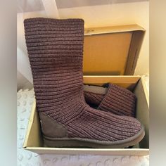 Great Condition Never Worn Brown Knit Ugg Boots Size 7. This Style Runs Small In My Opinion. Comes With Box. Knit Ugg Boots, In My Opinion, Womens Uggs, Ugg Shoes, Brown Boots, Ugg Boots, Size 7, Women Shoes, Running