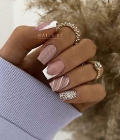 Christmas And Thanksgiving Nails, Thanksgiving To Christmas Nails, Winter Nude Nails, Simple Nails Winter, Christmas Nail Ideas Simple, Nude Winter Nails, Noel Nails, Nails Noel, Thanksgiving Nail Ideas