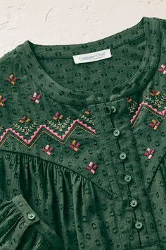 Stylish Kurtis Design, Simple Kurta Designs, Pakistani Fashion Casual, Kurti Embroidery Design, Fashion Top Outfits, Cotton Kurti Designs, Dress Design Patterns, Kurti Designs Party Wear, Fashion Design Dress