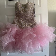 Sherri Hill Pageant/Prom/Cocktail Dress Size Zero - Pink Worn Once Skating Fits, Pink Pageant Dress, Gold Homecoming Dress, Cocktail Dress Prom, Sherri Hill Dresses, Pageant Dress, Sherri Hill, Ice Skating, Dream Wardrobe