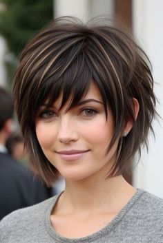 Shaggy Cut Medium, Short Shag Haircuts With Bangs, Shag Layered Hairstyles, Short Shag Haircuts, A Hairstyle, Short Shag Hairstyles, Shaggy Haircuts, Shag Haircuts, Medium Layered Hair