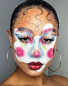 Halloween Makeup Looks Full Face, Halloween Face Looks, Face Painting Costume, Cool Face Painting Ideas, Face Painting Makeup Looks, Make Up Looks Unique, Makeup Face Paint Looks, Surreal Makeup Looks, Beautiful Clown Makeup