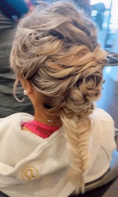 Elegance woven into every strand. This bridal braided ponytail is pure perfection💍✨ 
.
.
.
.
.
#BridalBeauty #bridalhair #nolabride #bridehair #weddingdayhair #braidbeauty #braidbabe #nolastylist #gretnastylist #weddingseason #weddingtime #promhair #promseason #salonsanity 
📷 @sanitystylist Braided Ponytail, Wedding Time, Prom Hair