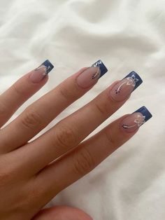 Nail Inspiration September, Squoval Nail Designs Ideas, Nail Ideas September, Cute Blue Nails, Nails Navy Blue, Navy Blue Nail Designs, Blue Prom Nails, Fake Acrylic Nails, Holiday Acrylic Nails