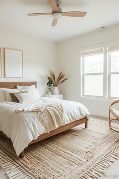 Minimalist bedroom decor with aesthetic and neutral style Owners Bedroom, Room Divider Living Room, Boho Bed Frame, Room Separation, Separation Design, Bohemian Bedroom Inspiration, Boho Bedroom Decor Ideas, Modern Boho Bedroom