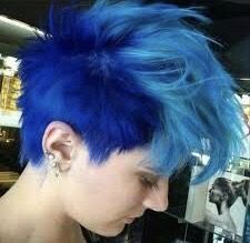 Big Short Hair, Short Blue Hair, Short Ombre Hair, Dark Blue Hair, Short Hair Trends, Punk Hair, Short Hair Color, Haircut And Color