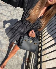 Classy Fashion Style, Rich Girl Style, Manifestation Methods, Ideas Garden Design, Home Organization Tips, Crafts Photography, Start Manifesting, Cosy Outfit, Lawyer Outfit