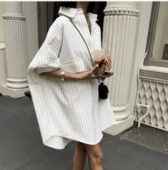 European Summer Street Style, Fashion Job, Job Office, Minimalism Clothes, Casual Chique Stijl, Ballet Flats Outfit, Loose Shirt Dress, Chique Outfit, Summer Closet