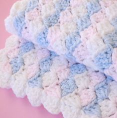 "Chunky crochet baby blanket easy and fast crochet pattern instant download PDF file. TUTORIAL CROCHET PATTERN PDF FILE \"Baby Blanket Boy Or Girl\" with detailed step-by-step easy to follow instructions written in English (American crochet terms), with tutorial pictures showing the stitches row by row made it so much easier to work with the pattern even for the beginner. * Skill level: Easy. * Measures approx. 25.5 in x 25.5 in (65 cm x 65 cm).  Baby blanket crocheted from super soft chunky yar Super Chunky Crochet Blanket, Chunky Crochet Baby Blanket, Easy Crochet Baby Hat, Crochet Pattern Baby Blanket, Chunky Blanket Pattern, Crochet Baby Blanket Tutorial, Modern Haken, Baby Blanket Crochet Pattern Easy, Chunky Crochet Blanket Pattern