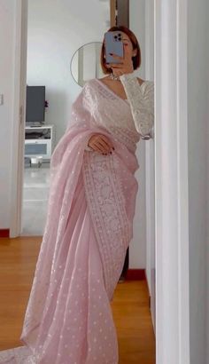 Pink Sari, Saree Wearing Styles, Simple Saree Designs, Gaun Fashion, Traditional Indian Dress, Simple Sarees, Salwar Kamiz, Saree Designs Party Wear