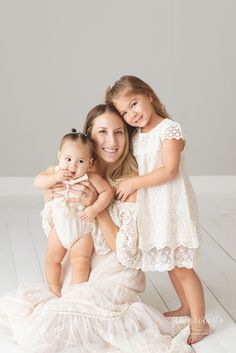 Mommy And Two Daughters, Mom With Two Daughters Photography, Mommy And Two Daughters Photo Shoot, Mother And Daughters Photography, Mother And Two Daughters Photography, Mom And Two Daughters Photography, Mom And Daughters Photography, Mommy And Me Photo Shoot Studio, Mom With Two Daughters