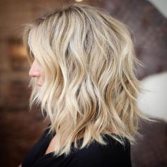 20 Medium Shaggy Hairstyles to Get Stylish Look | Hairdo Hairstyle Thick Medium Length Hair With Layers And Curtain Bangs, Shaggy Cut, Layered Thick Hair, Thick Hair Cuts, Thick Wavy Hair, Blonde Layers, Shaggy Hair, Medium Blonde, Haircuts For Wavy Hair