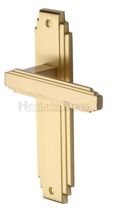 an image of a brass door handle