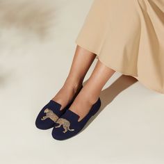 Audrey Round-Toe Patterned Loafers for Bunions in Navy-Cheetah | VIVAIA Embroidered Loafers, Swim Shoes, Soft Shoes, Pointed Heels, Style Spring, Slingbacks, Toe Designs, Brown Fashion, Flat Shoes