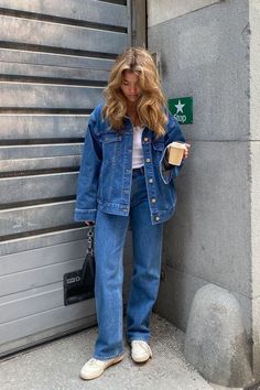 7 Casual Outfit Formulas That Just Always Work 60 Degree Weather Outfit, Matilda Djerf Style, Jeans Outfit Spring, Spring Jeans, Outfit Formulas