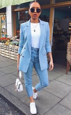 White Sneakers Outfit, Blazer Outfits Casual, Walking Down The Street, Blazer Outfit, Summer Work Outfits, Casual Work Outfits, Blazer Outfits, Work Outfits Women