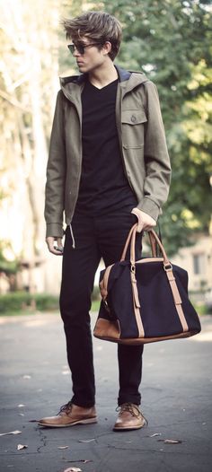 no bag Outfits Hombre, Suit Men, Well Dressed, Stylish Men, Jacket Style, A Bag, The Professional