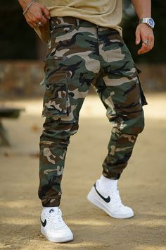 ENJOY Mens Casual Suits, Camouflage Cargo Pants, Man Dressing Style, Mens Overalls, Camo Fashion, Chino Jeans, Military Men, Casual Suit, Men's Wardrobe