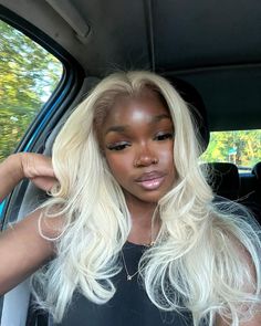 Wig Colours For Dark Skin, Blonde Hair Black Women Dark Skin, Platinum Blonde Hair Black Women, Brown Skin Blonde Hair, Dark Skin Blonde Hair, Bottle Blonde, Aesthetic Hairstyles, Peekaboo Hair, Blonde Hair Color Ideas