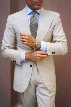 Beige Linen Suit, Groom Gift Ideas, Linen Suit Men, Black Men Suits, Terno Slim Fit, Best Suits For Men, Terno Slim, Distinguished Gentleman, Smart Casual Menswear