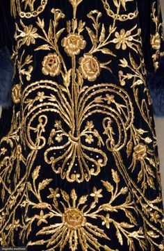 Sapphire blue velvet w/ heavy gold 3-dimensional floral & vine embroidered front & back, V-neck, blue dyed fox fur collar & hem trim Embroidery On Velvet, Embroidered Robe, Augusta Auctions, Embroidered Caftan, Velvet Embroidery, Turkish Textiles, Embroidered Robes, Velvet Ottoman