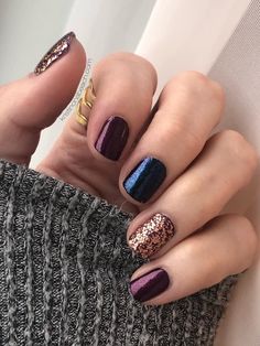 Fall Nails Blue Grey, Navy Nails Fall, Dark Color Nails Design Ideas, Purple And Navy Nails, Copper And Teal Nails, Fall Dip Manicure Ideas, Fall Nails Dip Powder Colors, Pedicure Nails Ideas, Late November Nails