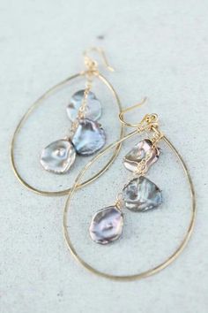 Big Hoop Earrings, Diy Wire Jewelry, Shell Jewelry, Pretty Earrings, Bijoux Diy, Bridesmaid Earrings, Rhinestone Earrings