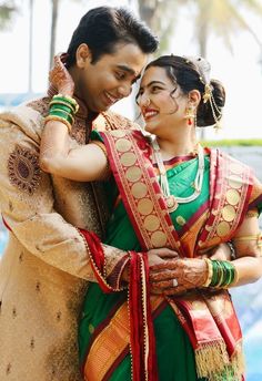 Hindu Wedding Photos, शादी की तस्वीरें, Indian Bride Poses, Indian Wedding Poses, Mehendi Ceremony, Groom Photoshoot, Indian Wedding Photography Couples, Engagement Photography Poses, Wedding Photoshoot Props