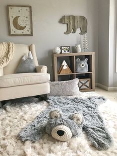 a teddy bear rug on the floor in a child's room